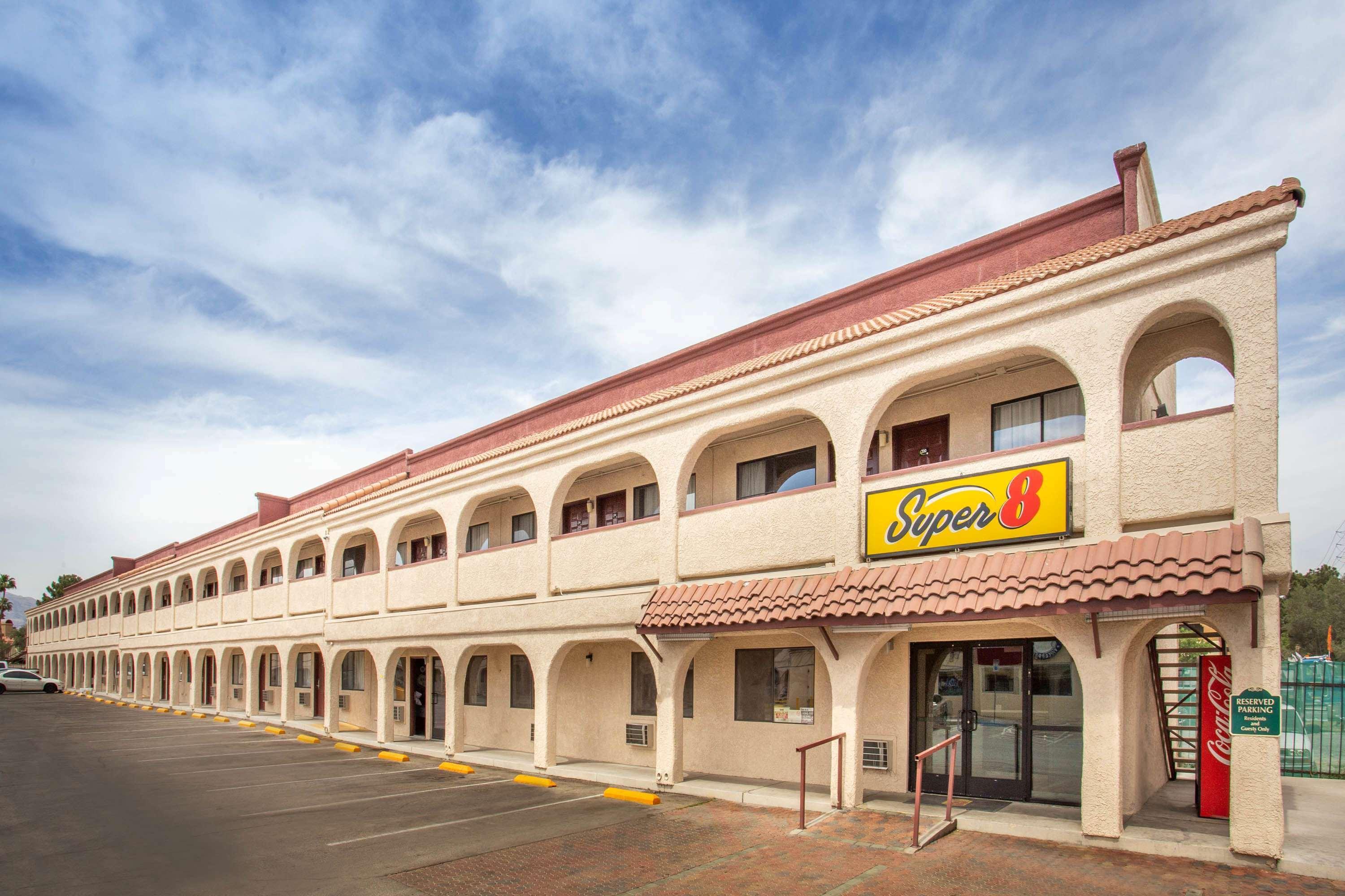 Super 8 By Wyndham Las Vegas Nellis Afb Area Zewnętrze zdjęcie