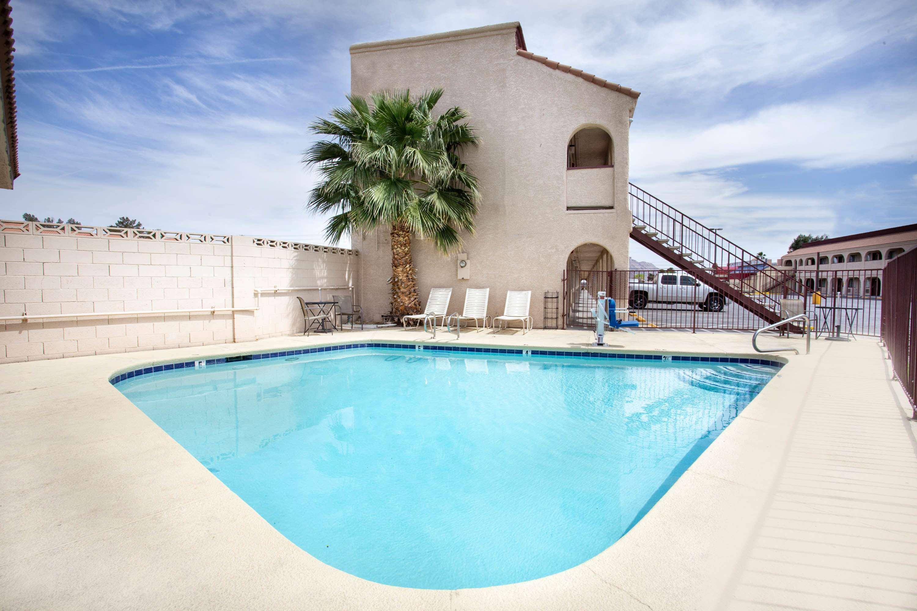 Super 8 By Wyndham Las Vegas Nellis Afb Area Zewnętrze zdjęcie