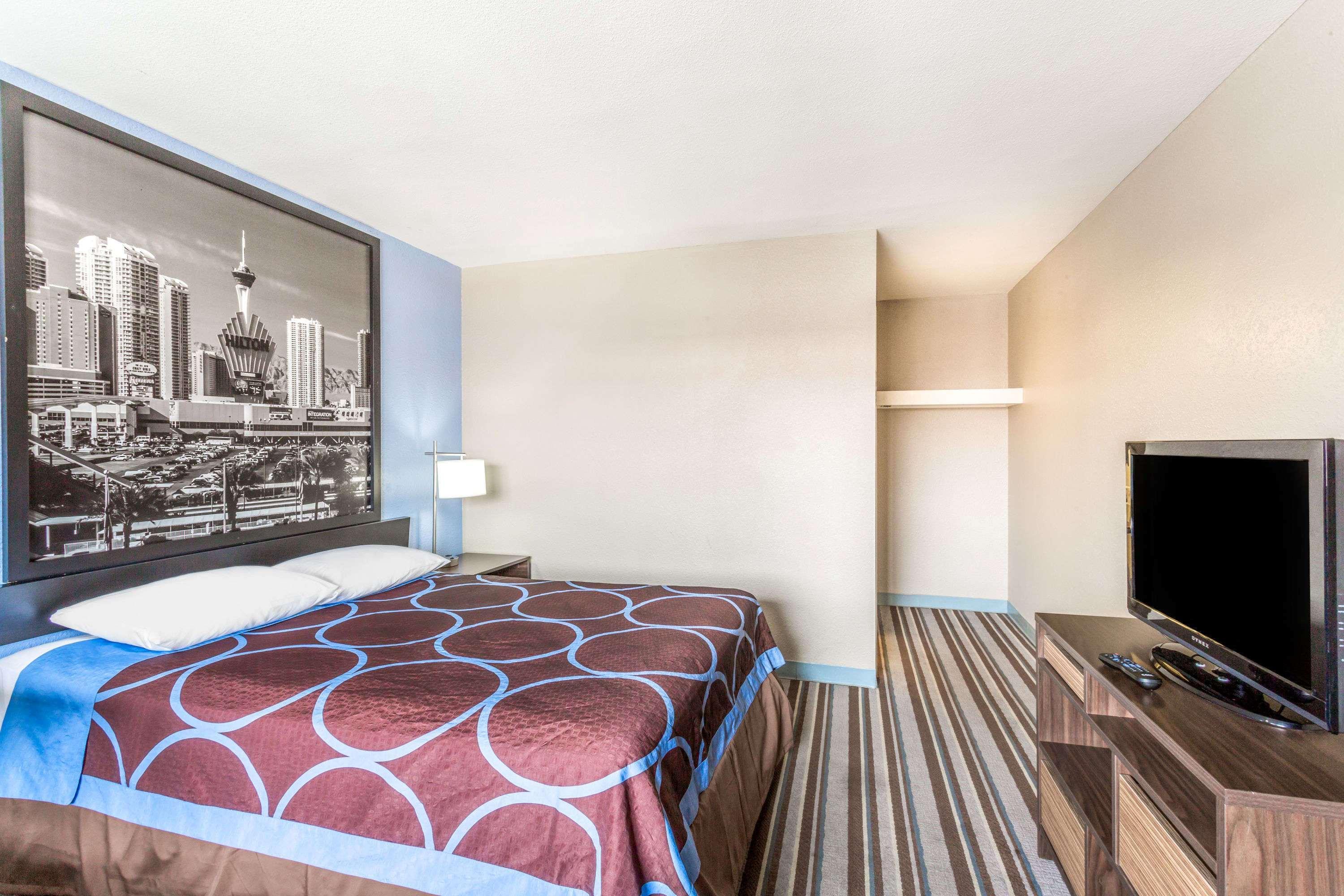 Super 8 By Wyndham Las Vegas Nellis Afb Area Zewnętrze zdjęcie