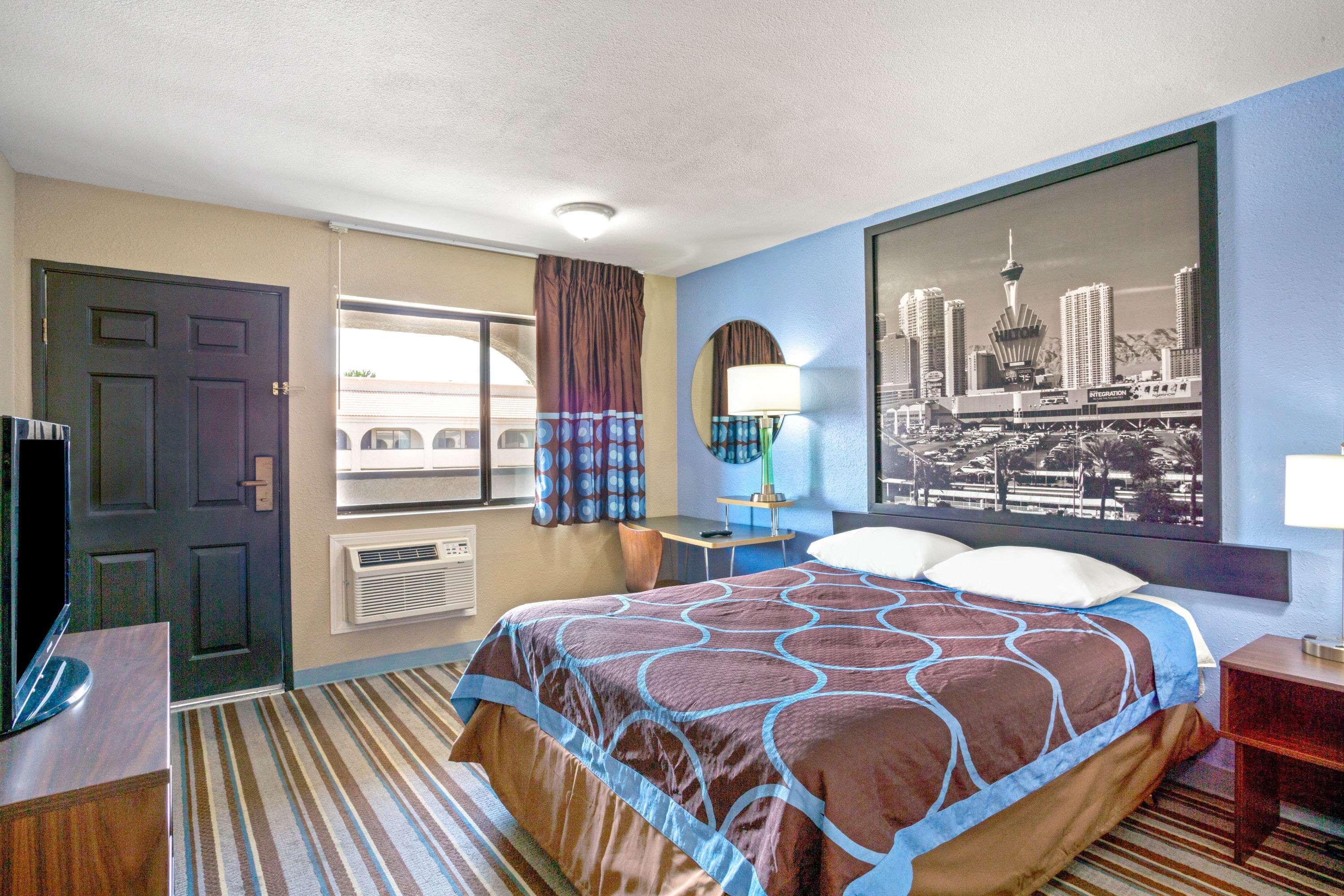 Super 8 By Wyndham Las Vegas Nellis Afb Area Zewnętrze zdjęcie