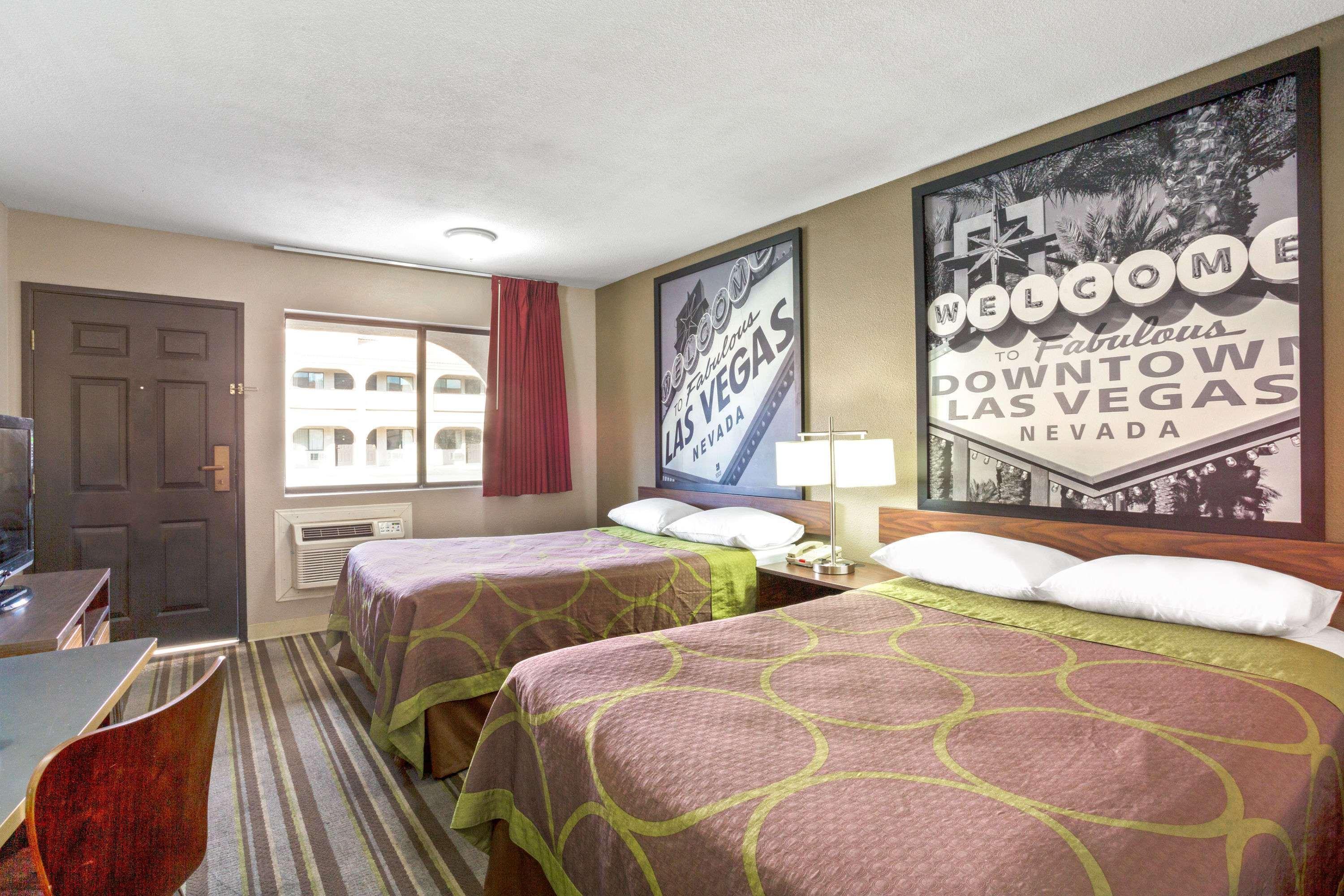 Super 8 By Wyndham Las Vegas Nellis Afb Area Zewnętrze zdjęcie