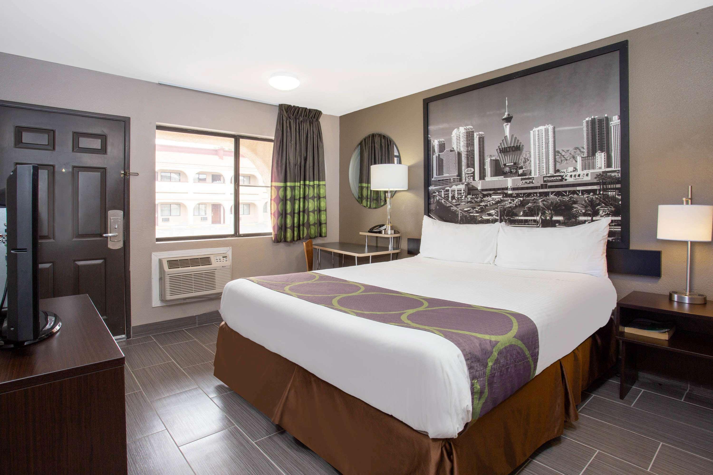 Super 8 By Wyndham Las Vegas Nellis Afb Area Zewnętrze zdjęcie