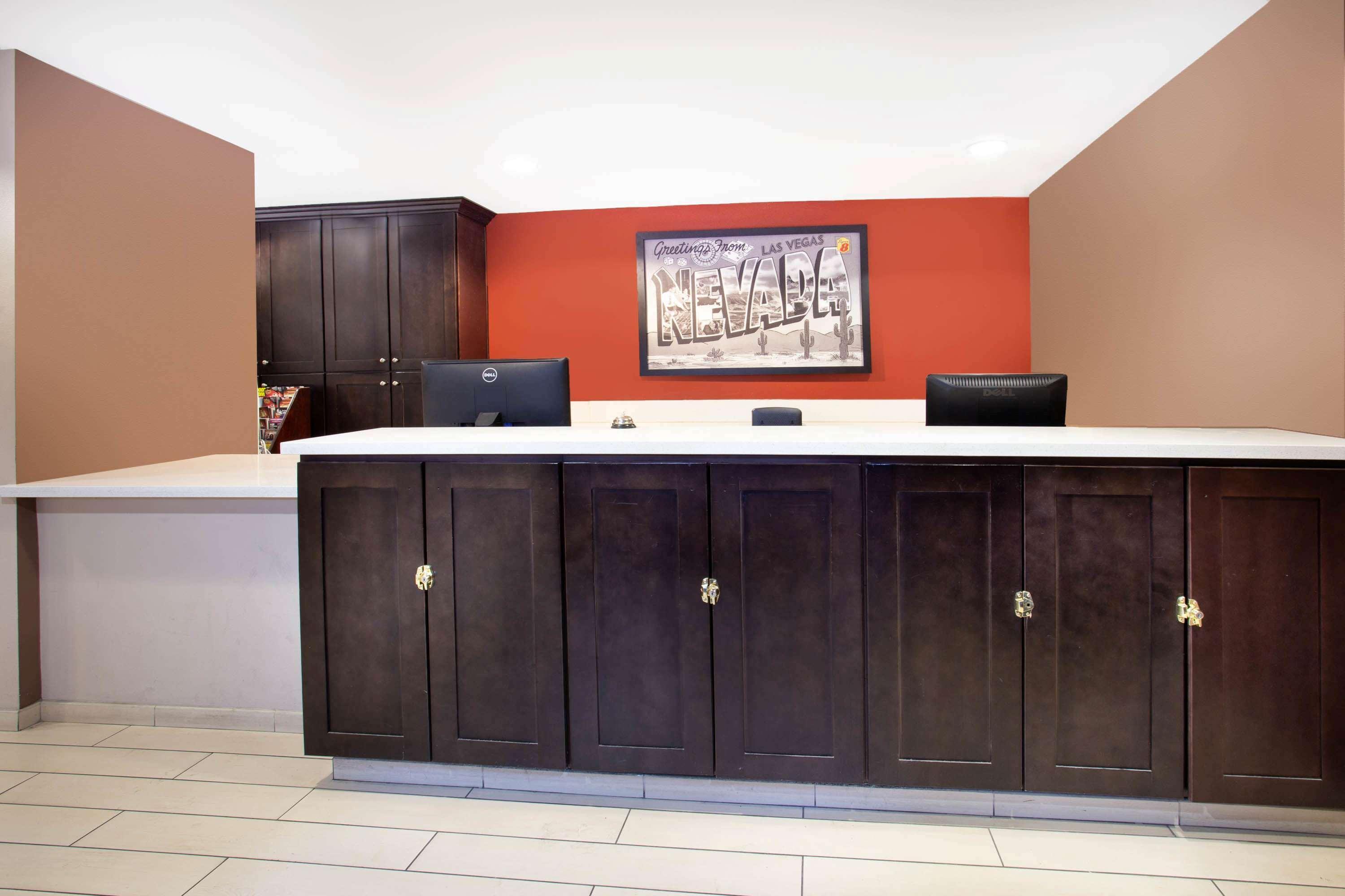Super 8 By Wyndham Las Vegas Nellis Afb Area Zewnętrze zdjęcie