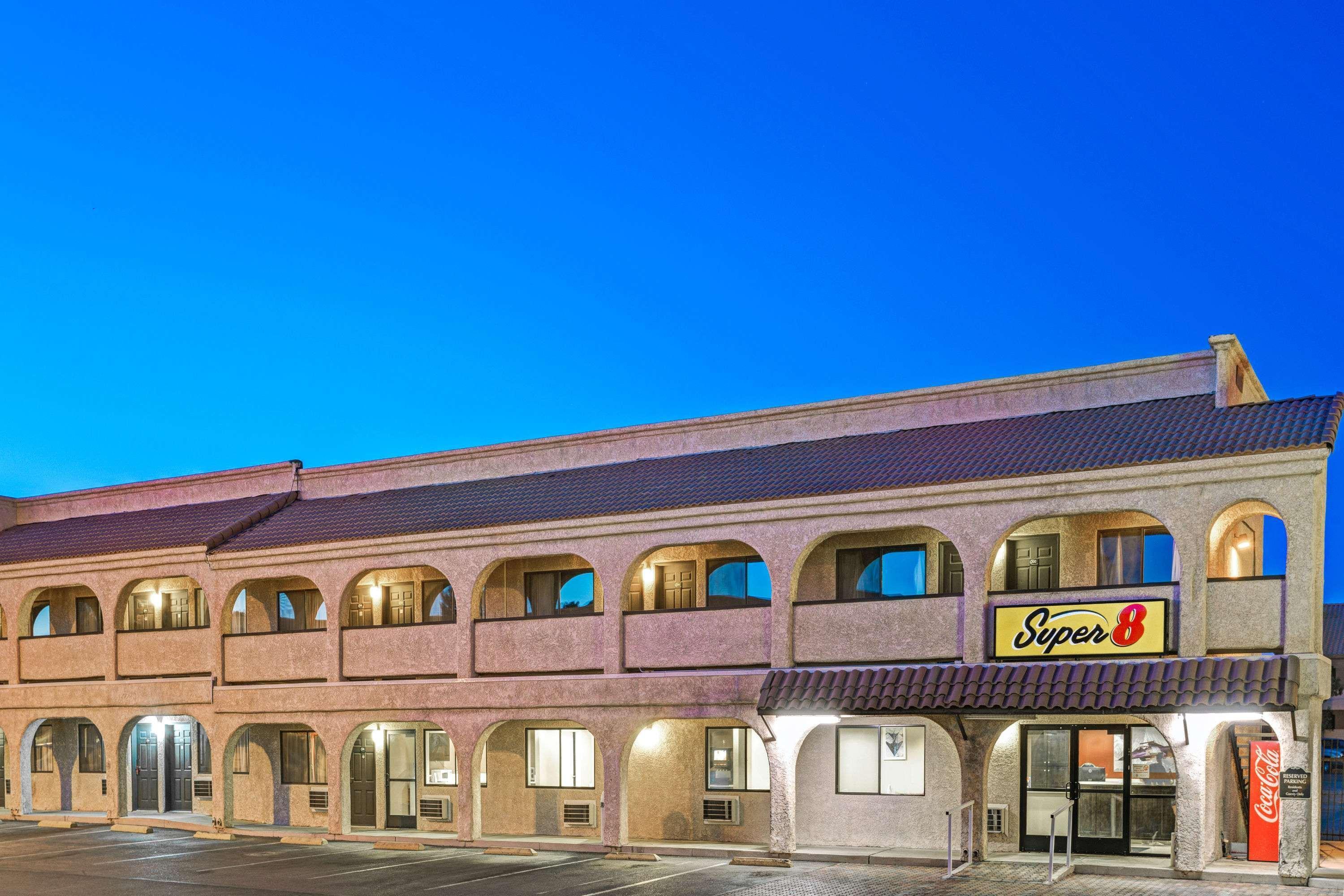 Super 8 By Wyndham Las Vegas Nellis Afb Area Zewnętrze zdjęcie