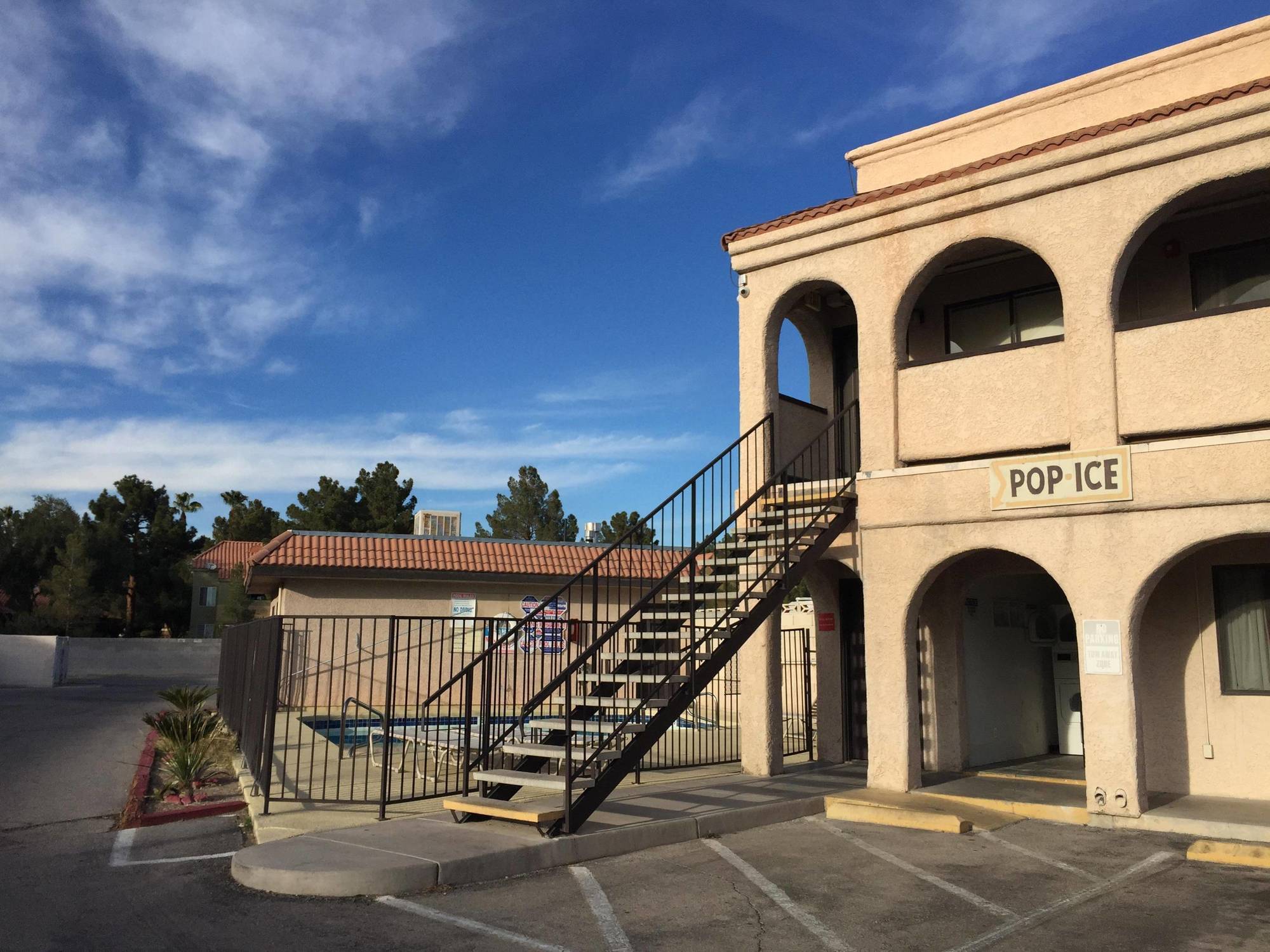 Super 8 By Wyndham Las Vegas Nellis Afb Area Zewnętrze zdjęcie